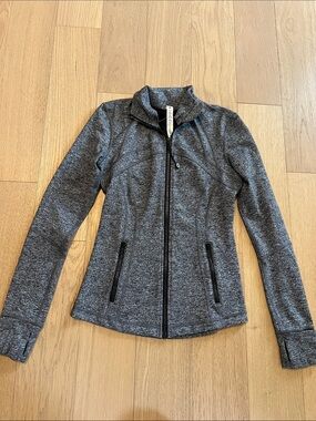 Lululemon. Womens size 6.